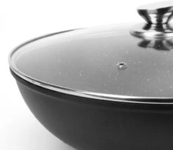 Swiss Pro+ - Marmeren Wokpan - Ø 32 Cm - Geschikt Voor Alle Warmtebronnen 9 Swiss Pro+ - Marmeren Wokpan - Ø 32 Cm - Geschikt Voor Alle Warmtebronnen -Keukenartikelen Series Winkel 1200x1038 2