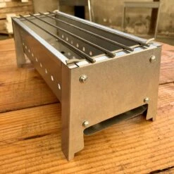 Spiedini Saté-bbq Bali 40 Mini - Kleine, Smalle Houtskoolbarbecue Met Horizontaal Rooster Voor Sate Of Andere Spiesjes - 40 Cm Lang, 11 Cm Breed, 14 Cm Hoog - Ideaal Voor Tuin- Of Open Haard, Of Balkon - Materiaal: Gealuminiseerd Ijzer -Keukenartikelen Series Winkel 1200x1200 1013