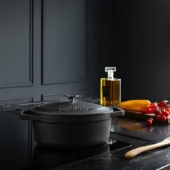 Gietijzeren Braadpan - Sudderpan Zwart Van Daumonet - Ovaal - Ø 29 Cm - 3 Liter - 100% PFAS & PFOA Vrij - Emaille - Geschikt Voor Alle Warmtebronnen - Elektrisch - Gas - Halogeen - Inductie - Keramisch - Vaatwasserbestendig 24 Gietijzeren Braadpan - Sudderpan Zwart Van Daumonet - Ovaal - Ø 29 Cm - 3 Liter - 100% PFAS & PFOA Vrij - Emaille - Geschikt Voor Alle Warmtebronnen - Elektrisch - Gas - Halogeen - Inductie - Keramisch - Vaatwasserbestendig -Keukenartikelen Series Winkel 1200x1200 273