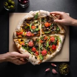 Navaris Pizzasteen XL Voor Oven En Barbecue - Rechthoekige Pizzaplaat 38 X 30 Cm - Inclusief Pizzaschep Met Extra Lang Handvat En Receptenboek 11 Navaris Pizzasteen XL Voor Oven En Barbecue - Rechthoekige Pizzaplaat 38 X 30 Cm - Inclusief Pizzaschep Met Extra Lang Handvat En Receptenboek -Keukenartikelen Series Winkel 1200x1200 989