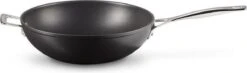 LE CREUSET - Les Forgees - Wokpan 30cm -Keukenartikelen Series Winkel 1200x356