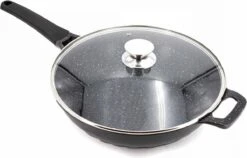 Cheffinger Wokpan Met Deksel - 32cm - Zwart - Pan - Keukenaccessoires -Keukenartikelen Series Winkel 1200x767