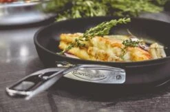 Demeyere Alu Pro Dura Glide Koekenpan - Ø 24 & Ø 28cm - Titanium -Keukenartikelen Series Winkel 1200x799 7