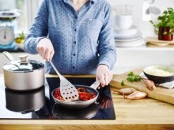 GreenPan Cambridge Hapjespan Met Deksel 28cm - Brons - Inductie - PFAS-vrij -Keukenartikelen Series Winkel 1200x899 5