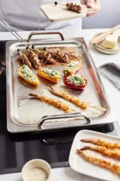 Demeyere Specialties 5 Teppanyaki - Plancha - Bakplaat - 39cm X 27cm 14 Demeyere Specialties 5 Teppanyaki - Plancha - Bakplaat - 39cm X 27cm -Keukenartikelen Series Winkel 799x1200 16